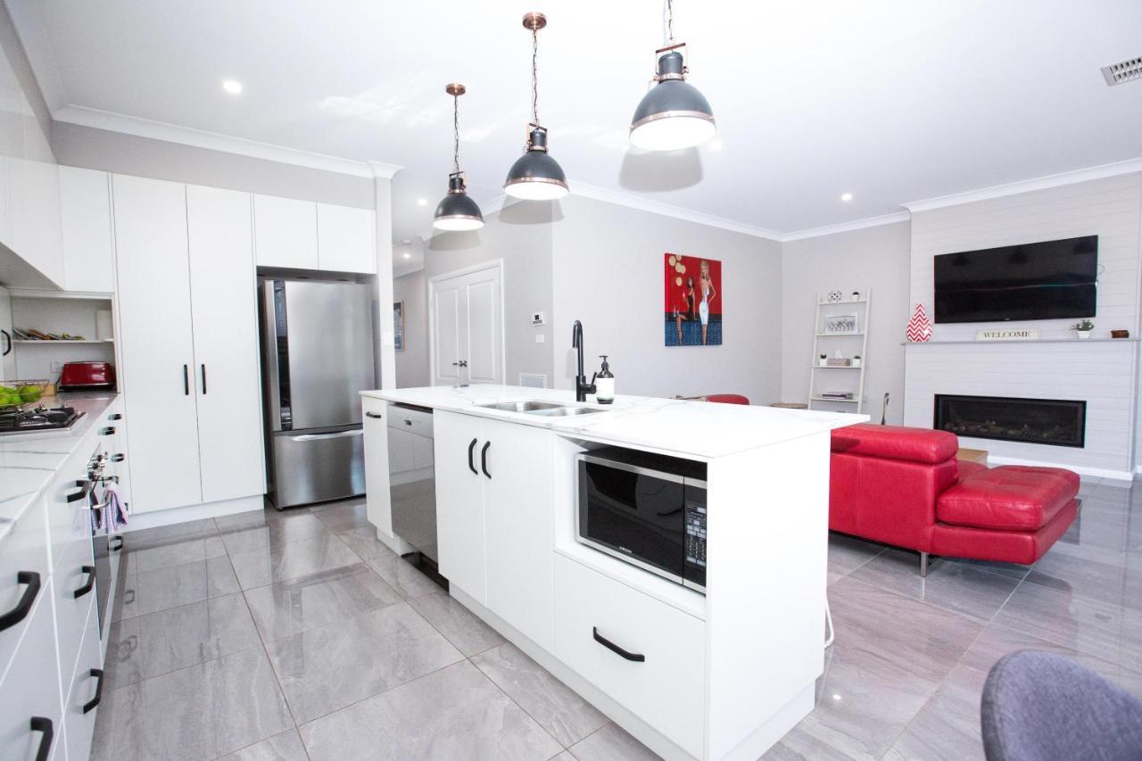 Best Central Wagga Townhouse Wagga Wagga Zewnętrze zdjęcie